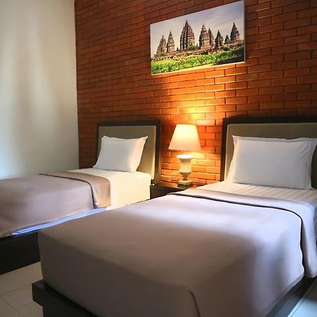 Omah Watu Homestay Джок'якарта Екстер'єр фото