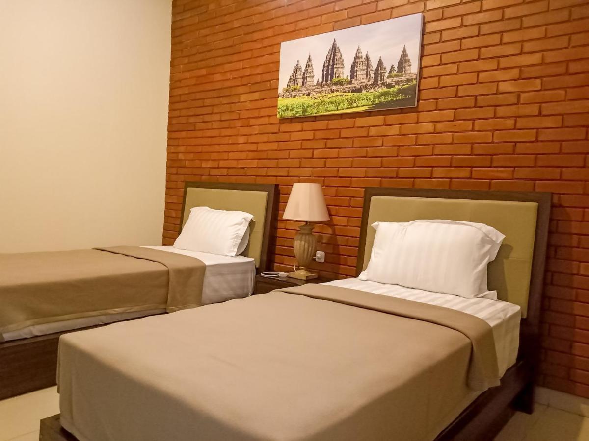 Omah Watu Homestay Джок'якарта Екстер'єр фото