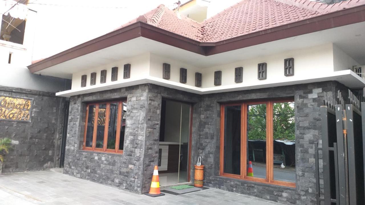 Omah Watu Homestay Джок'якарта Екстер'єр фото