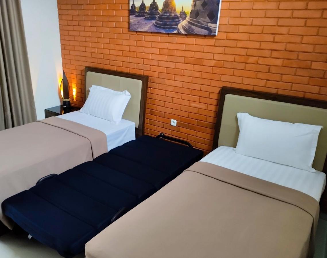 Omah Watu Homestay Джок'якарта Екстер'єр фото