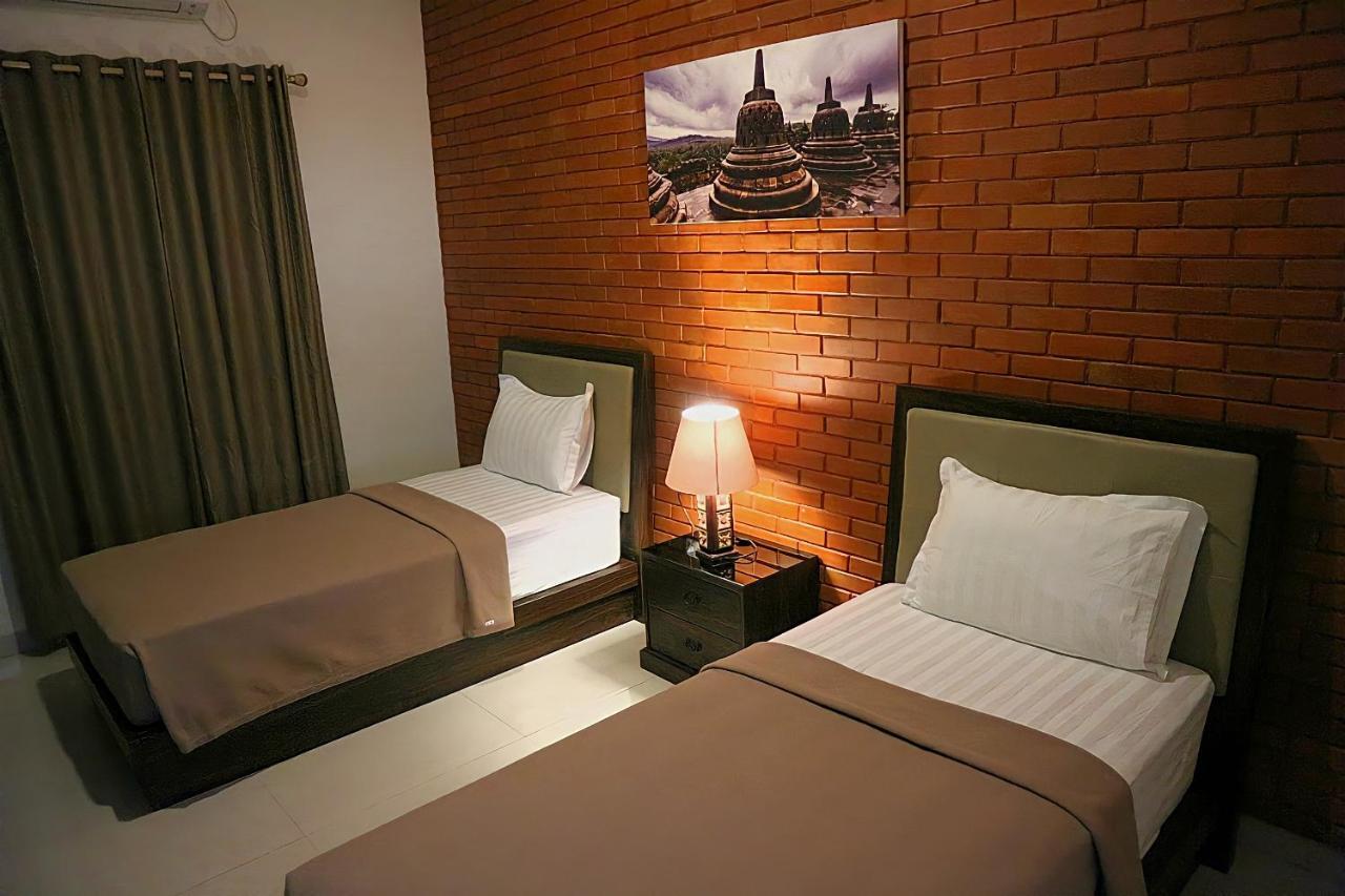 Omah Watu Homestay Джок'якарта Екстер'єр фото